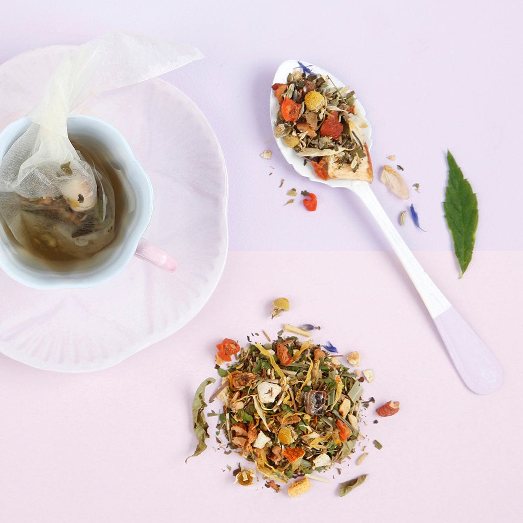 Camomile and peach organic tea blend